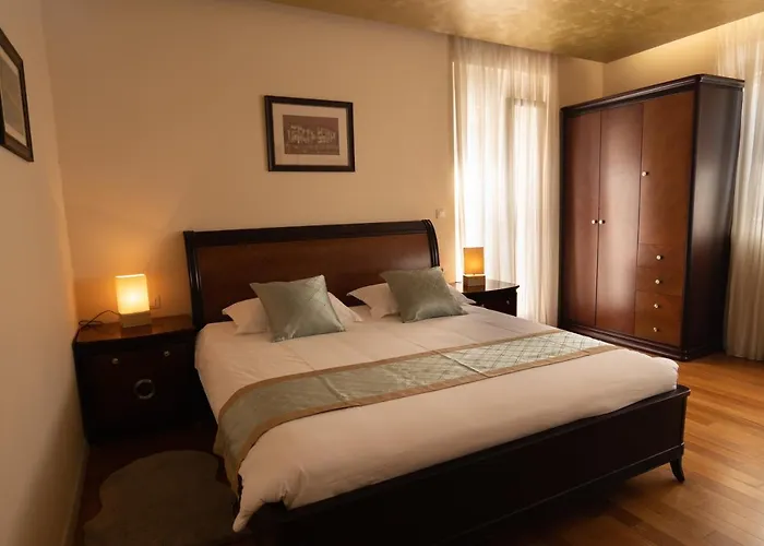 Pensión Scallop Regent 4*